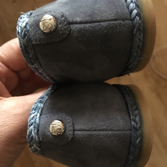 STUART WEITZMAN Suede Slip-on Blue Shoes with Metal detail in size 8.5 - Picture 4 of 9